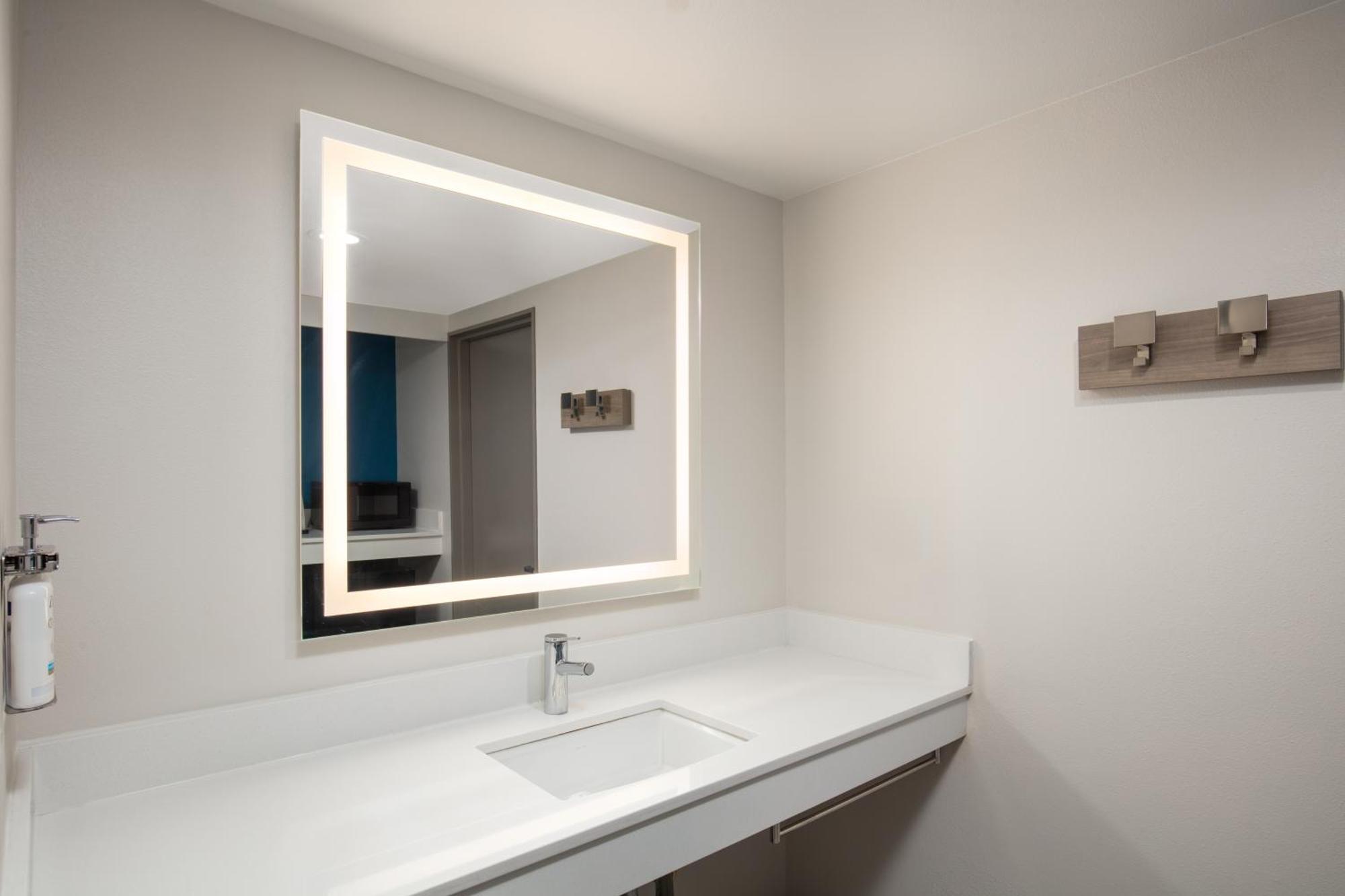 Holiday Inn Express Hotel & Suites Ventura Harbor By Ihg Εξωτερικό φωτογραφία
