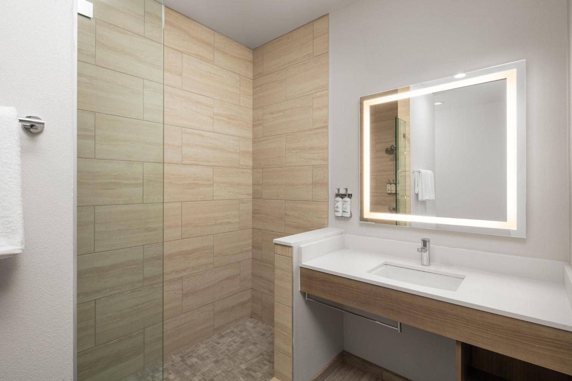 Holiday Inn Express Hotel & Suites Ventura Harbor By Ihg Εξωτερικό φωτογραφία
